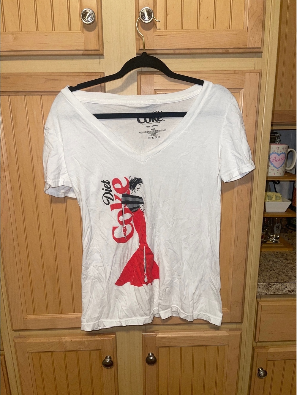Women’s Diet Coke V-Neck Preowned Size LARGE